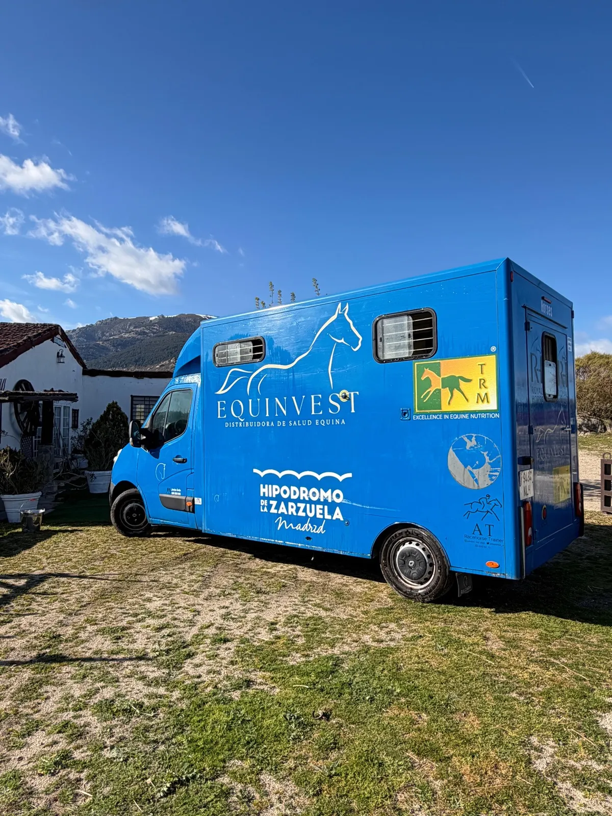 Furgoneta azul