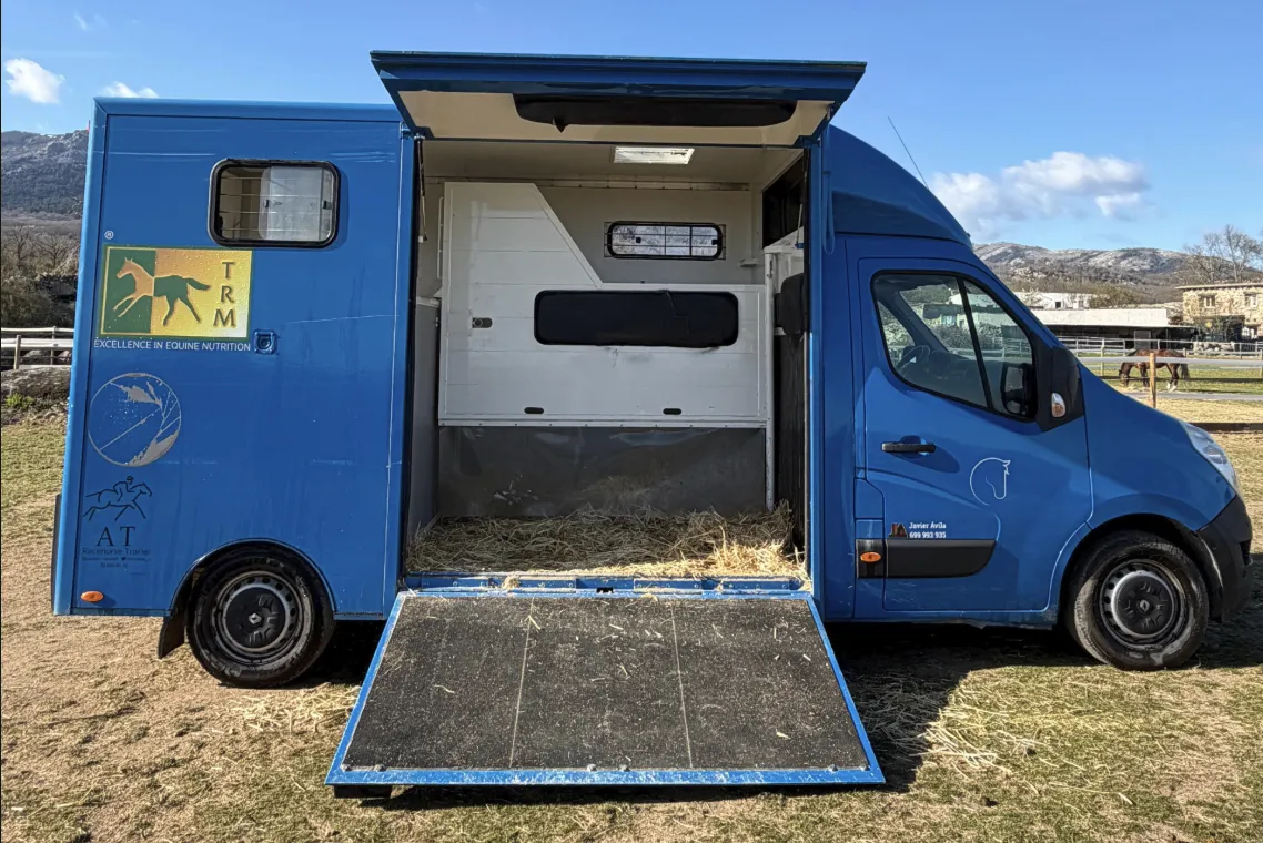Renault Master Azul
